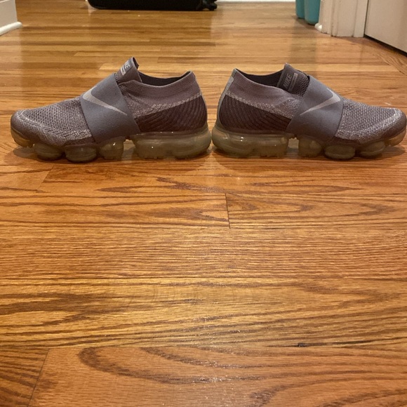 Gray Nike Vapormax Flyknit - Picture 4 of 7